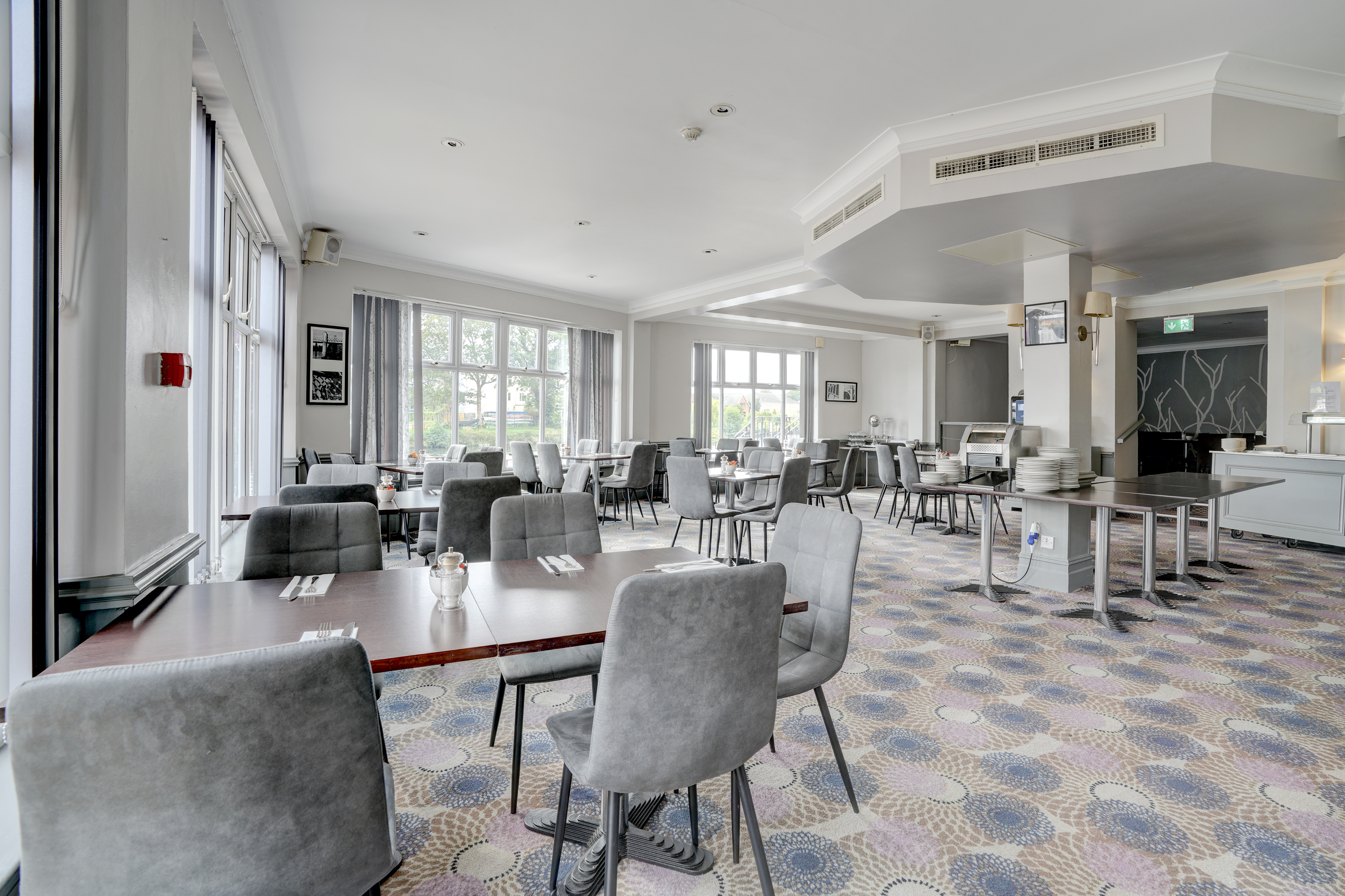 Riverside Bar Dining Experience